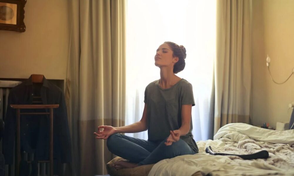 breathing-easy-with-iot:-smart-home-air-quality-monitoring-and-maintenance